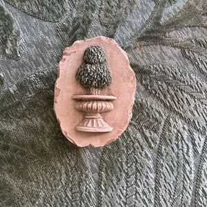 Hen-Feathers Topiary Design Trinket Box